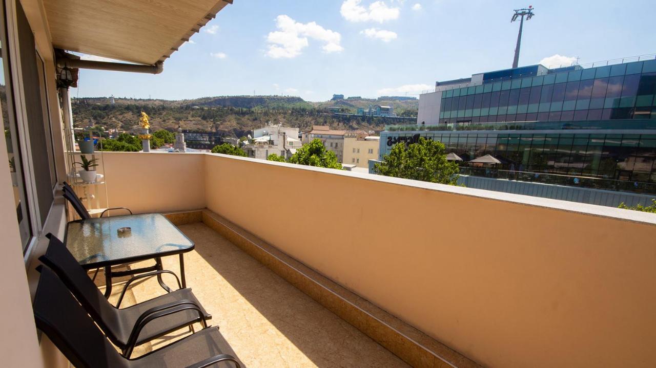 Big Terrace Apartment On Liberty Square Tbilisi Exterior foto
